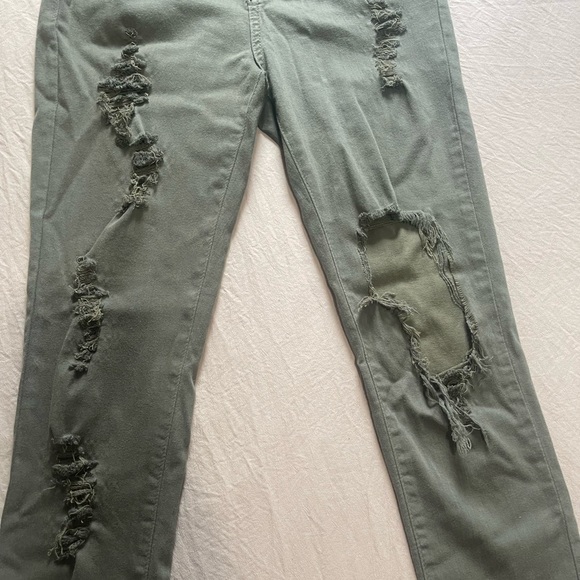 Vibrant M.I.U High Rise Distressed Jegging Jeans - Picture 5 of 8